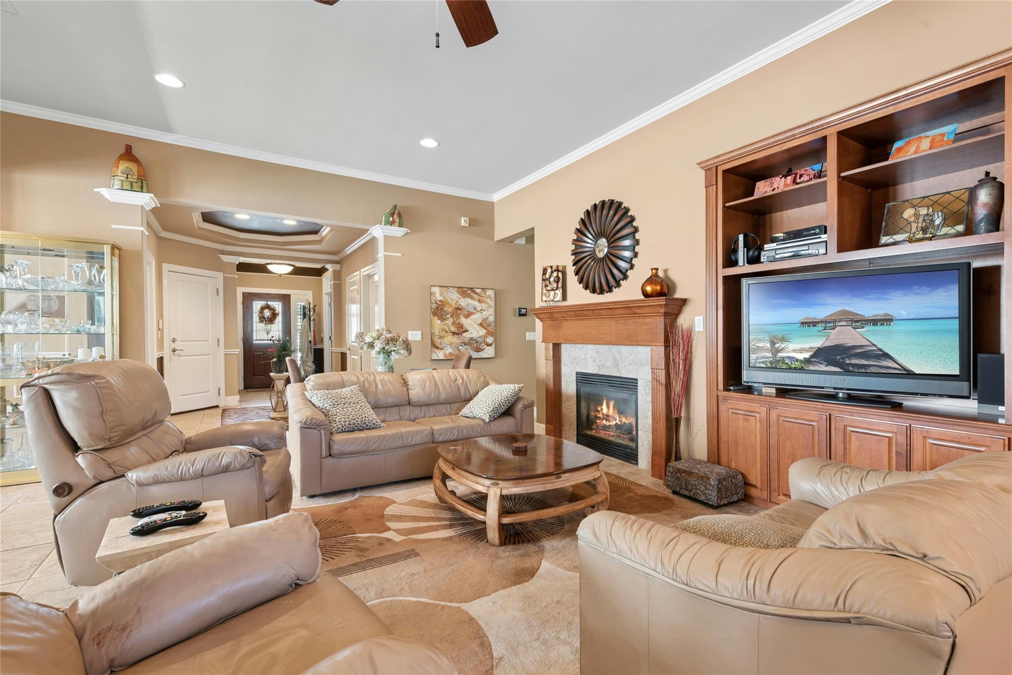 207 Breezeway LN