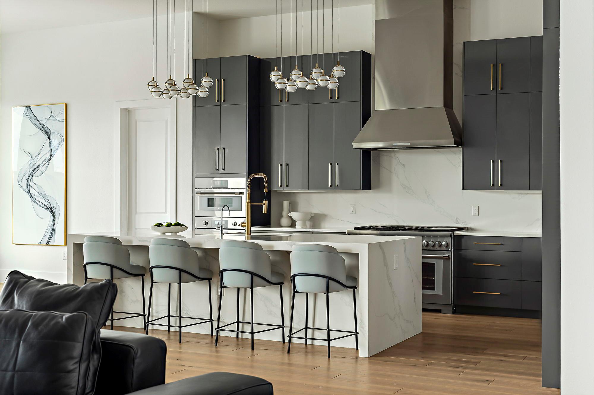 10211 Thistle RDG