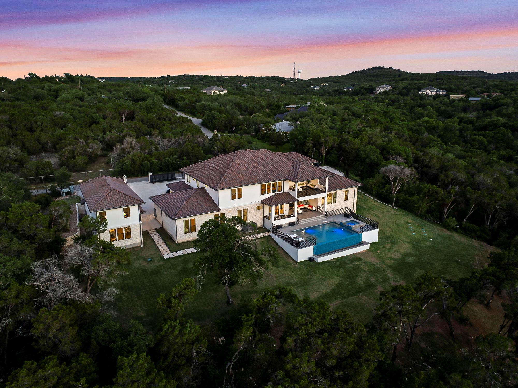 10211 Thistle RDG