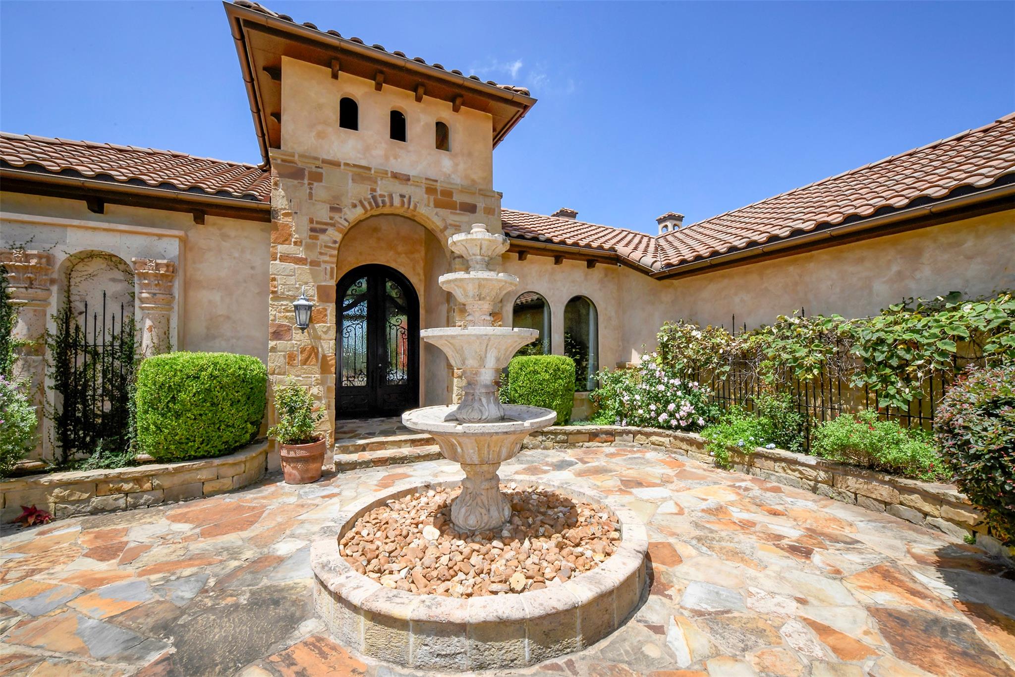 464 Paradise HLS