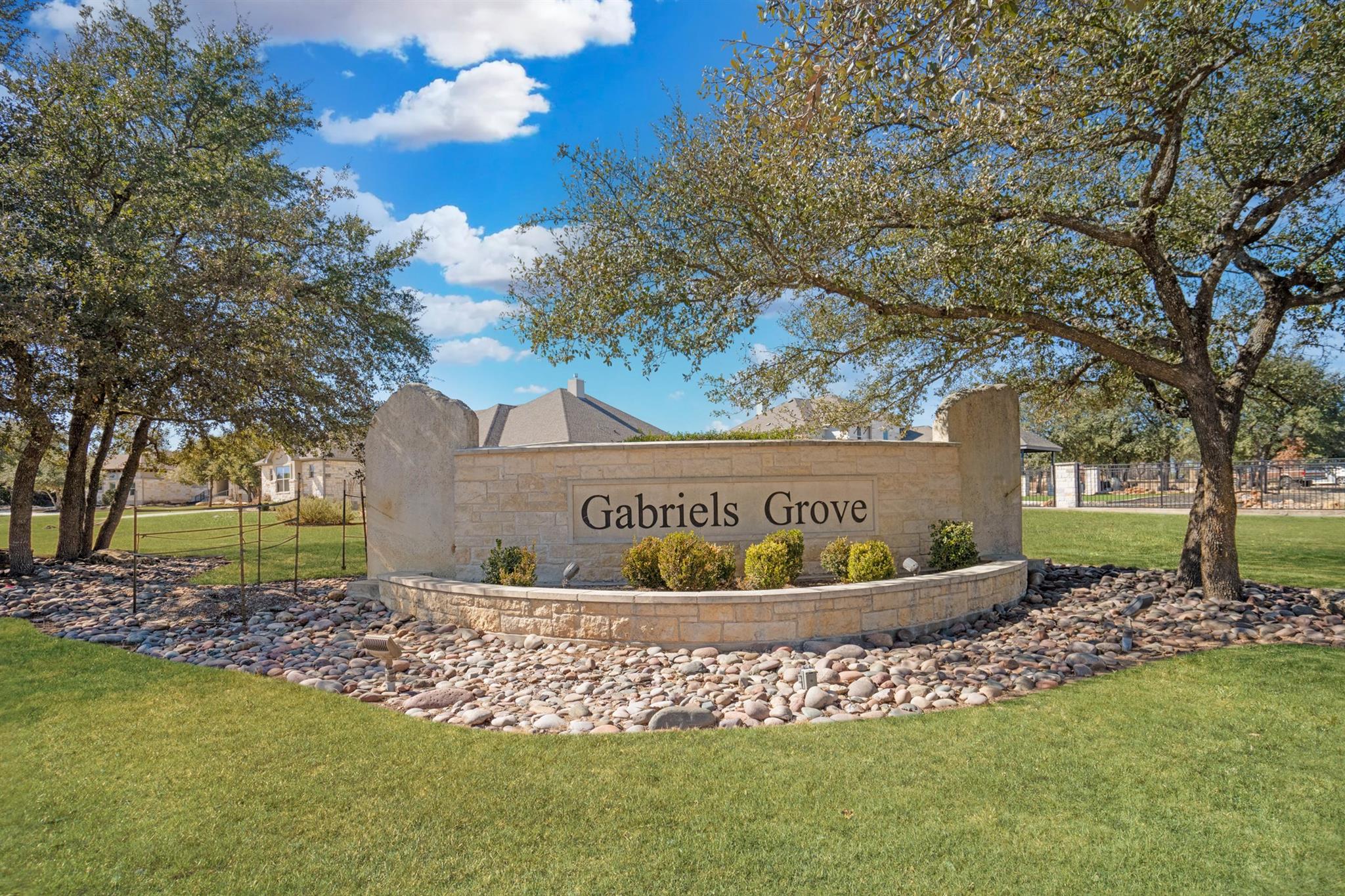 129 Gabriel Woods DR