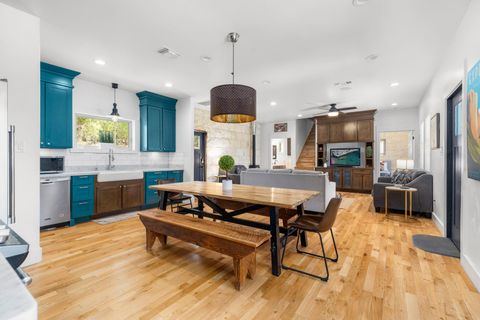 684 Big Shades RD Concan TX 78838