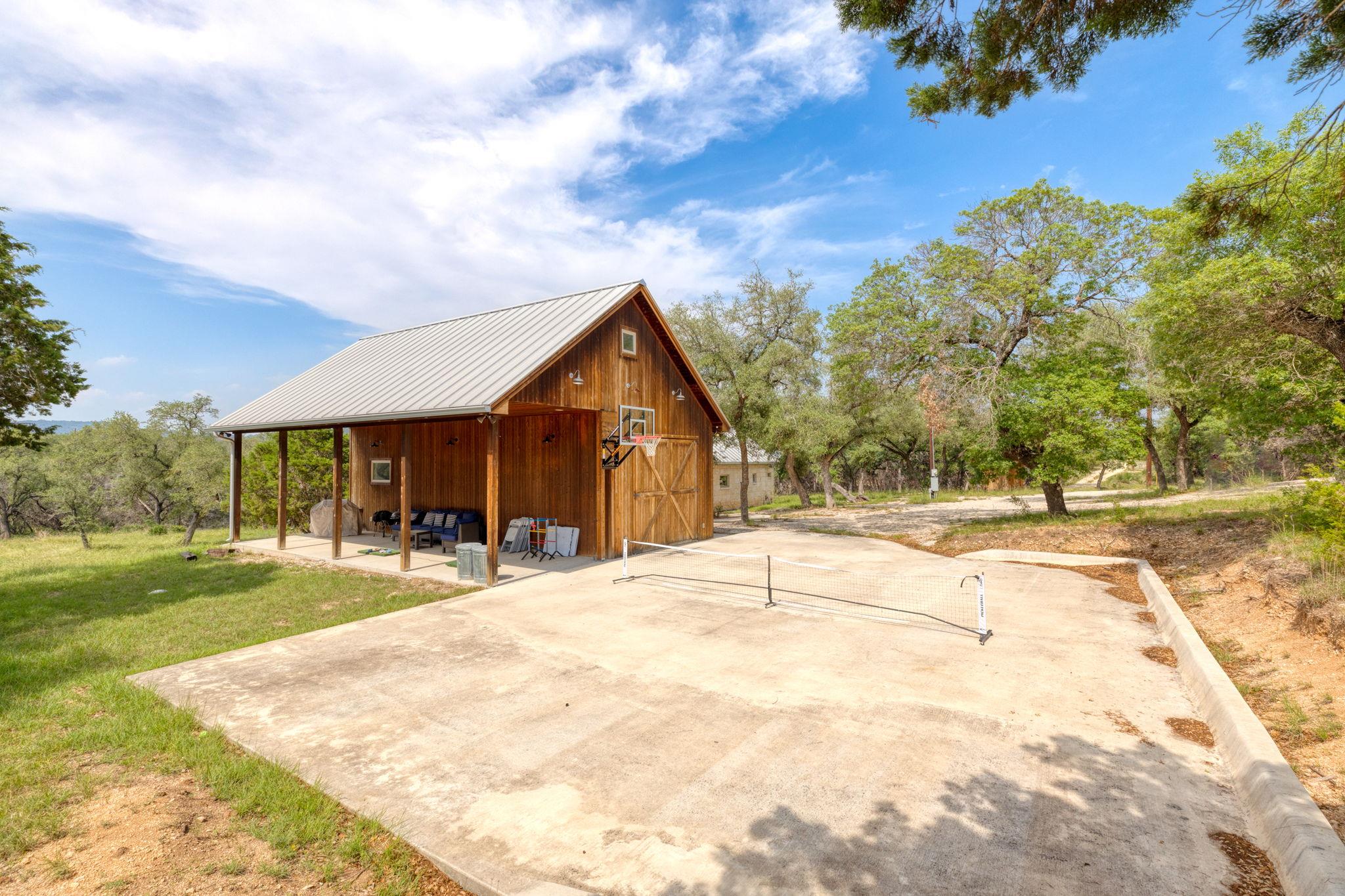 684 Big Shades RD