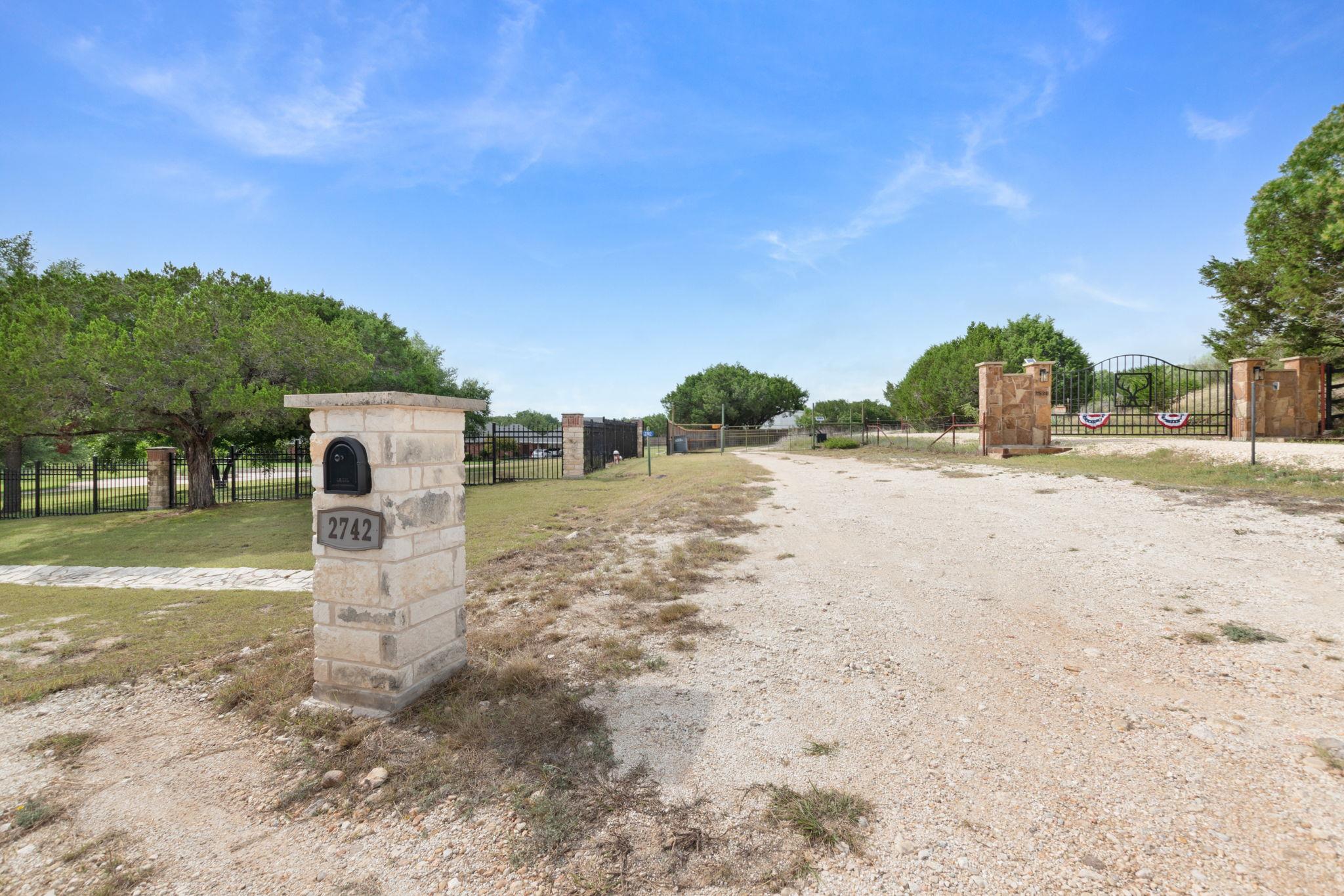 2742 County Road 1045