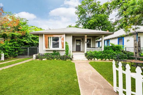 Photo of 2032 E Cesar Chavez ST, Austin, TX 78702 (MLS # 6381819)