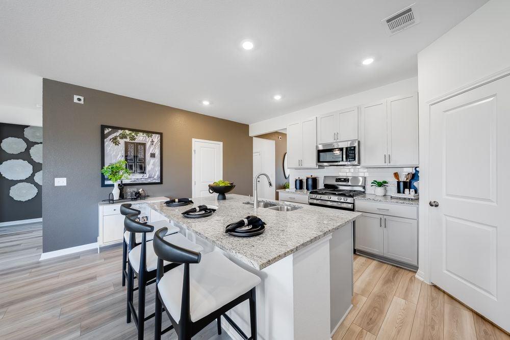 14033 Axel Johanson DR