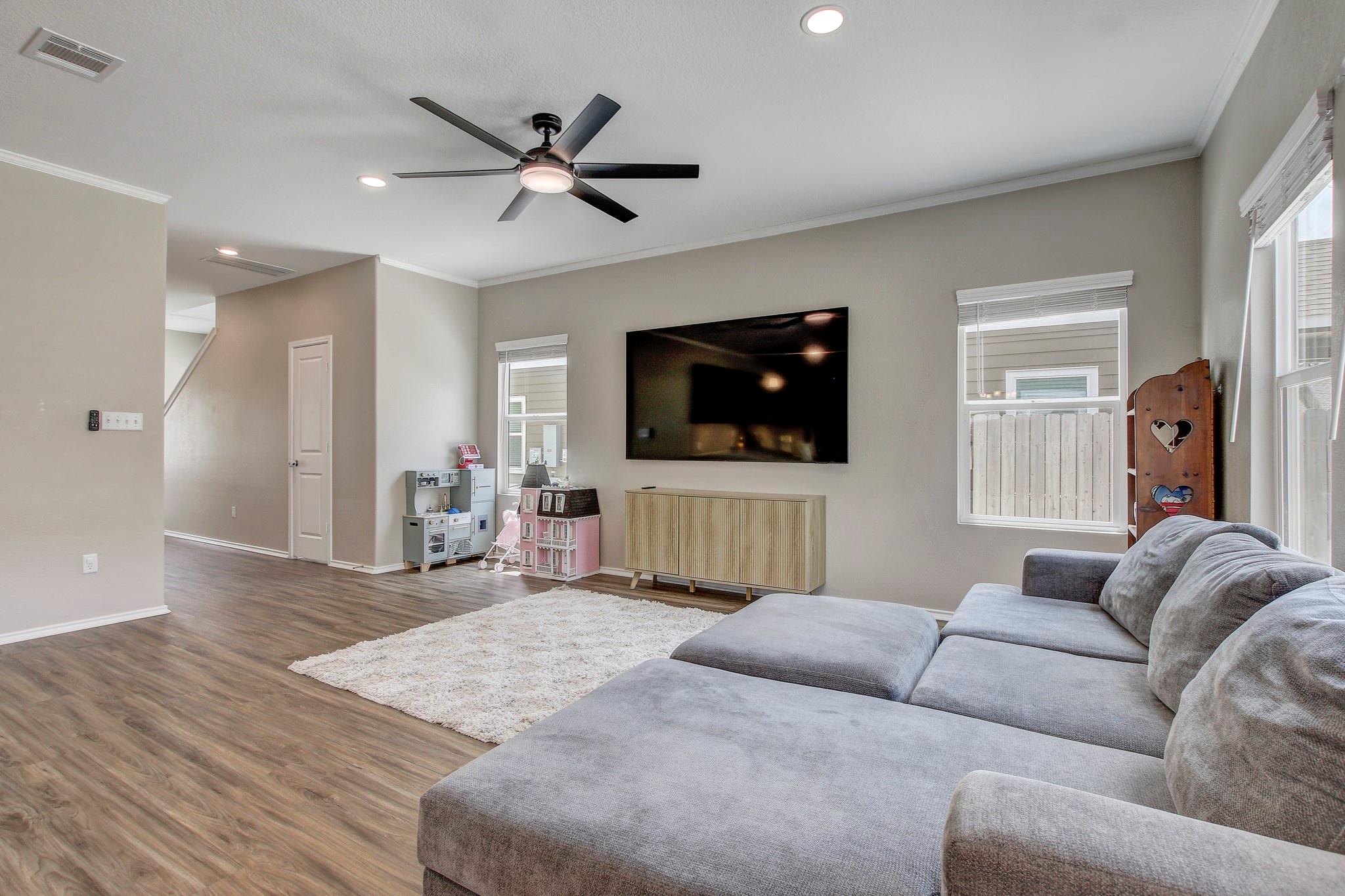 1449 Weatherford LN