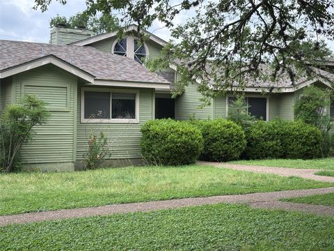 1404 Andra LN San Marcos TX 78666