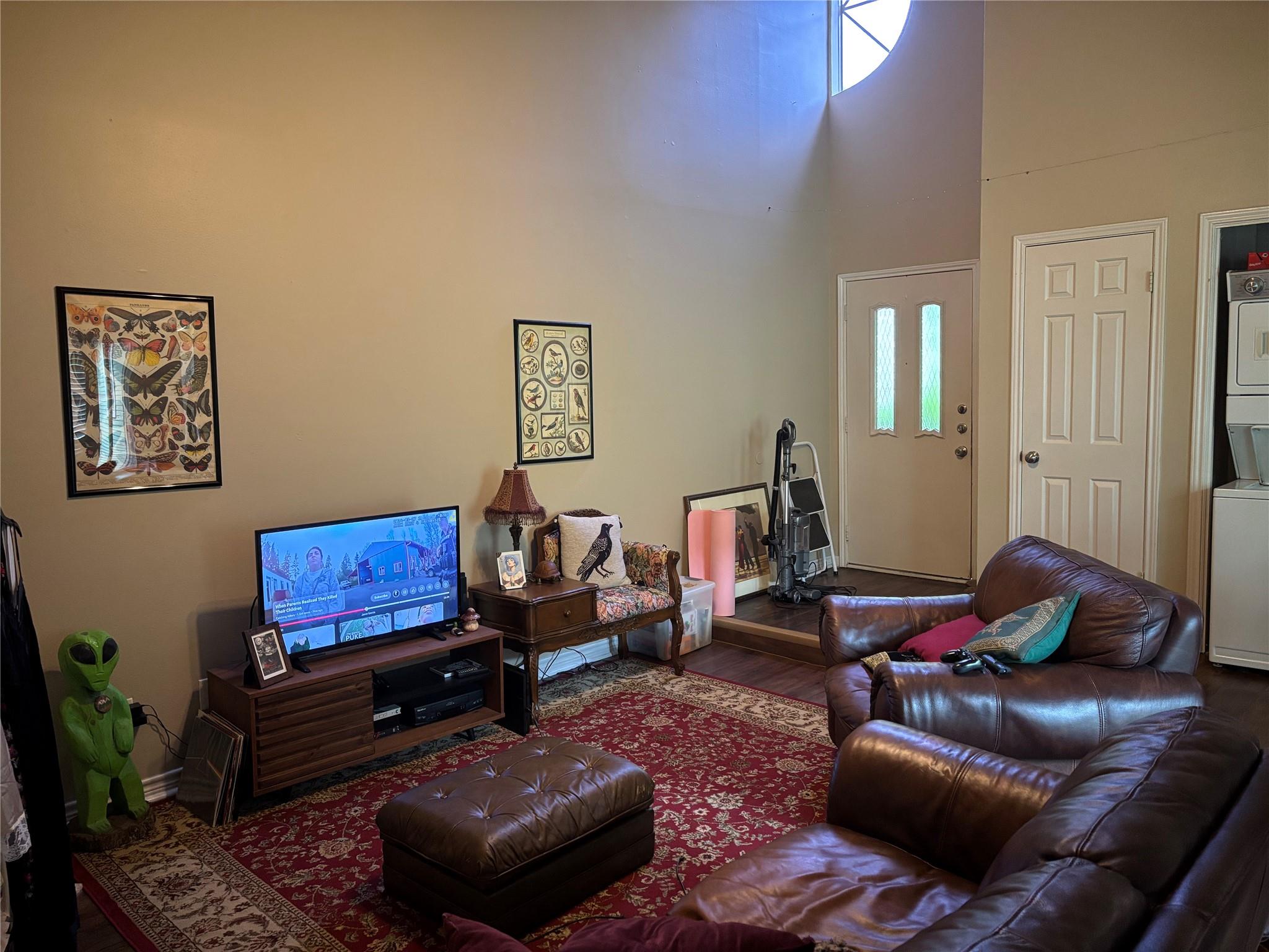 1404 Andra LN