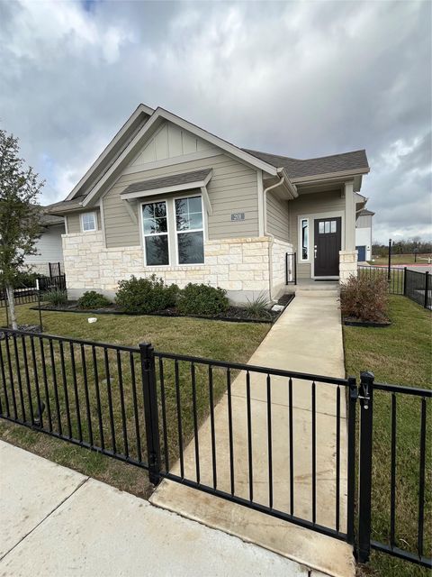 201 Pinnacle LN 105 Kyle TX 78640