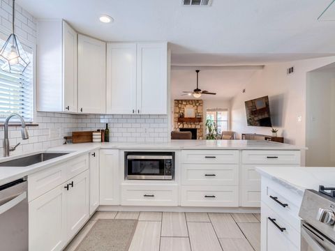 Photo of 9813 Willers WAY, Austin, TX 78748 (MLS # 4720132)