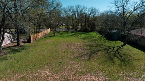 Photo of 411 Persimmon ST, Bastrop, TX 78602 (MLS # 8970263)