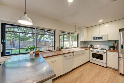 Tiny photo for 307 Thistlewood DR, Austin, TX 78745 (MLS # 6952125)