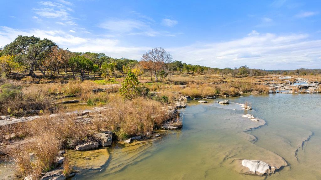 1594 Ranch Road 1320