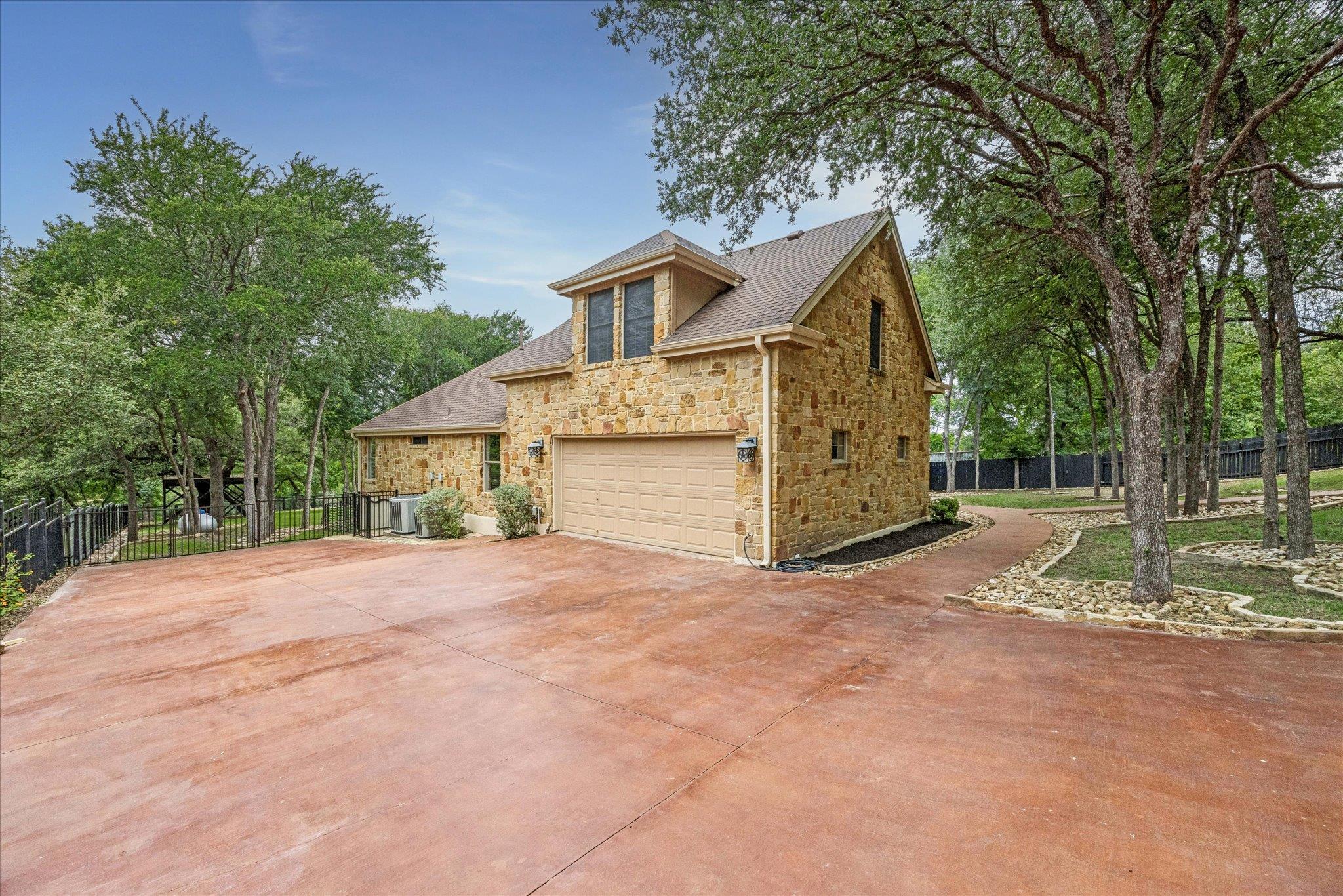 1804 Brushy Bend DR