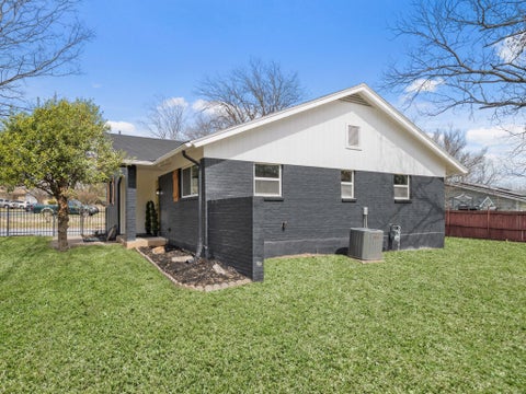 Tiny photo for 8401 Staunton DR, Austin, TX 78758 (MLS # 5372056)