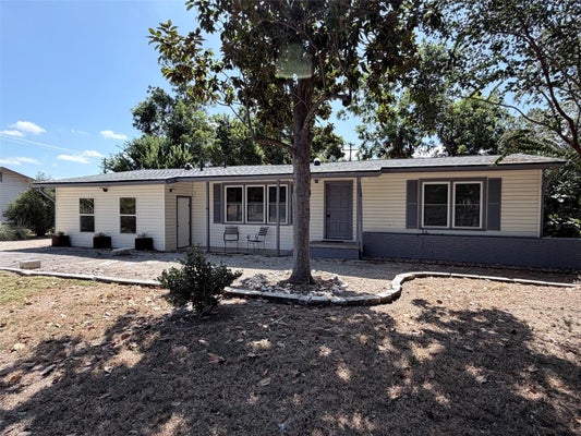 605 W 11TH ST, ELGIN, TX 78621 - Image 3e06eb2e5253ee4d343f2e34be3570a1/391335833