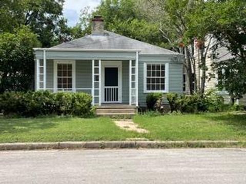 Photo of 1305 E 28th Street St #A, Austin, TX 78722 (MLS # 6139486)