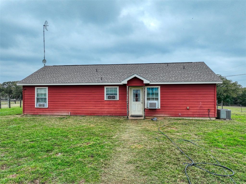 Photo of 2465 County Road 314, Rockdale, TX 76567 (MLS # 1294581)