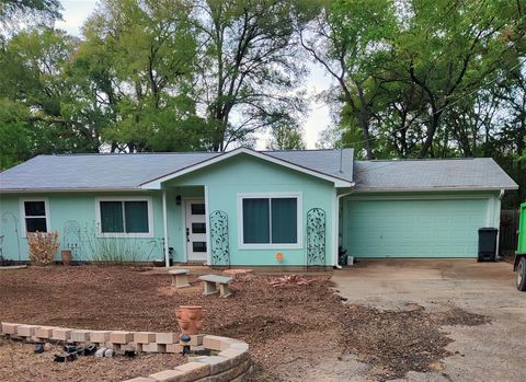 Photo of 250 E Keanahalululu LN, Bastrop, TX 78602 (MLS # 2896560)