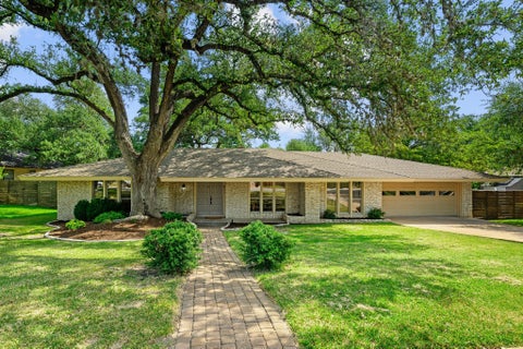 Photo of 8711 Mountain Ridge DR, Austin, TX 78759 (MLS # 4107072)