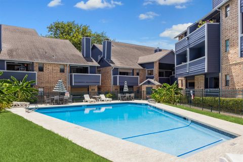 Photo of 2500 Burleson RD #200, Austin, TX 78741 (MLS # 2039878)