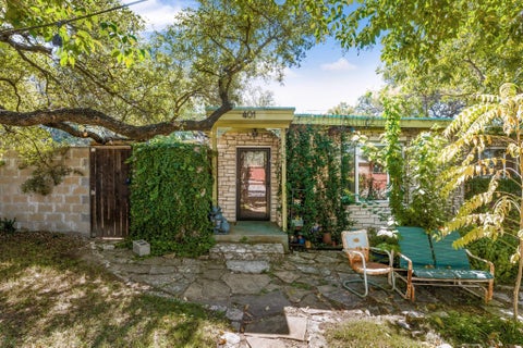Photo of 401 W Live Oak St ST, Austin, TX 78704 (MLS # 8687427)