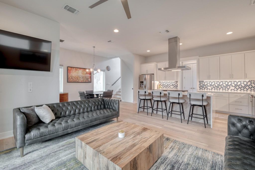 Photo of 5002 E Pecan Springs RD #7, Austin, TX 78723 (MLS # 9138577)