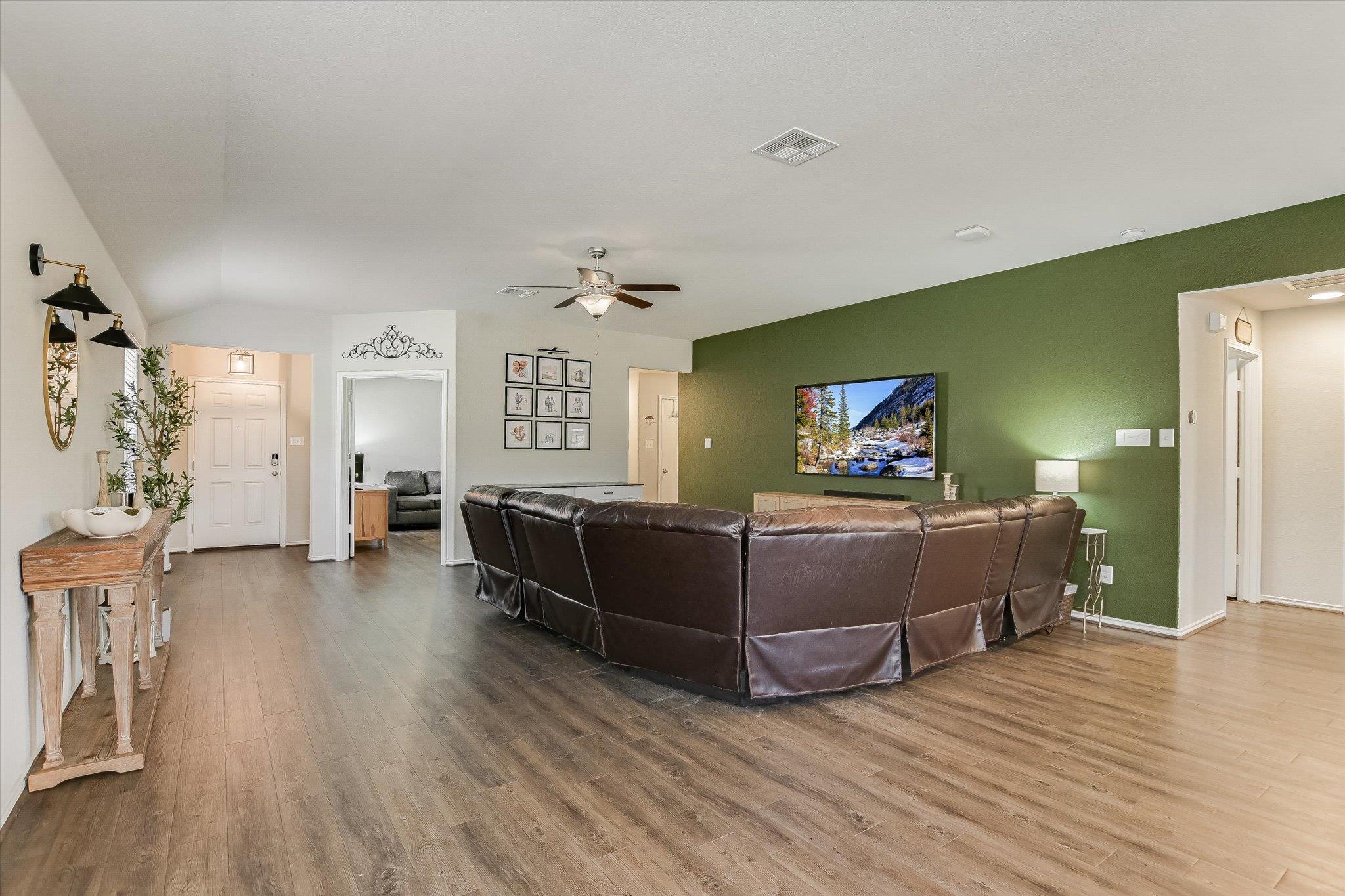 216 Xanadu DR