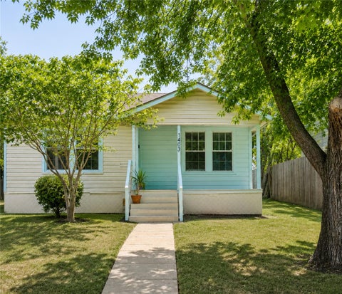 Photo of 1403 Clifford Ave, Austin, TX 78702 (MLS # 3921723)