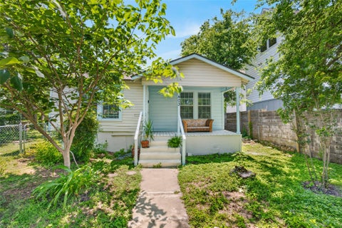 Photo of 1403 Clifford Ave, Austin, TX 78702 (MLS # 3921723)