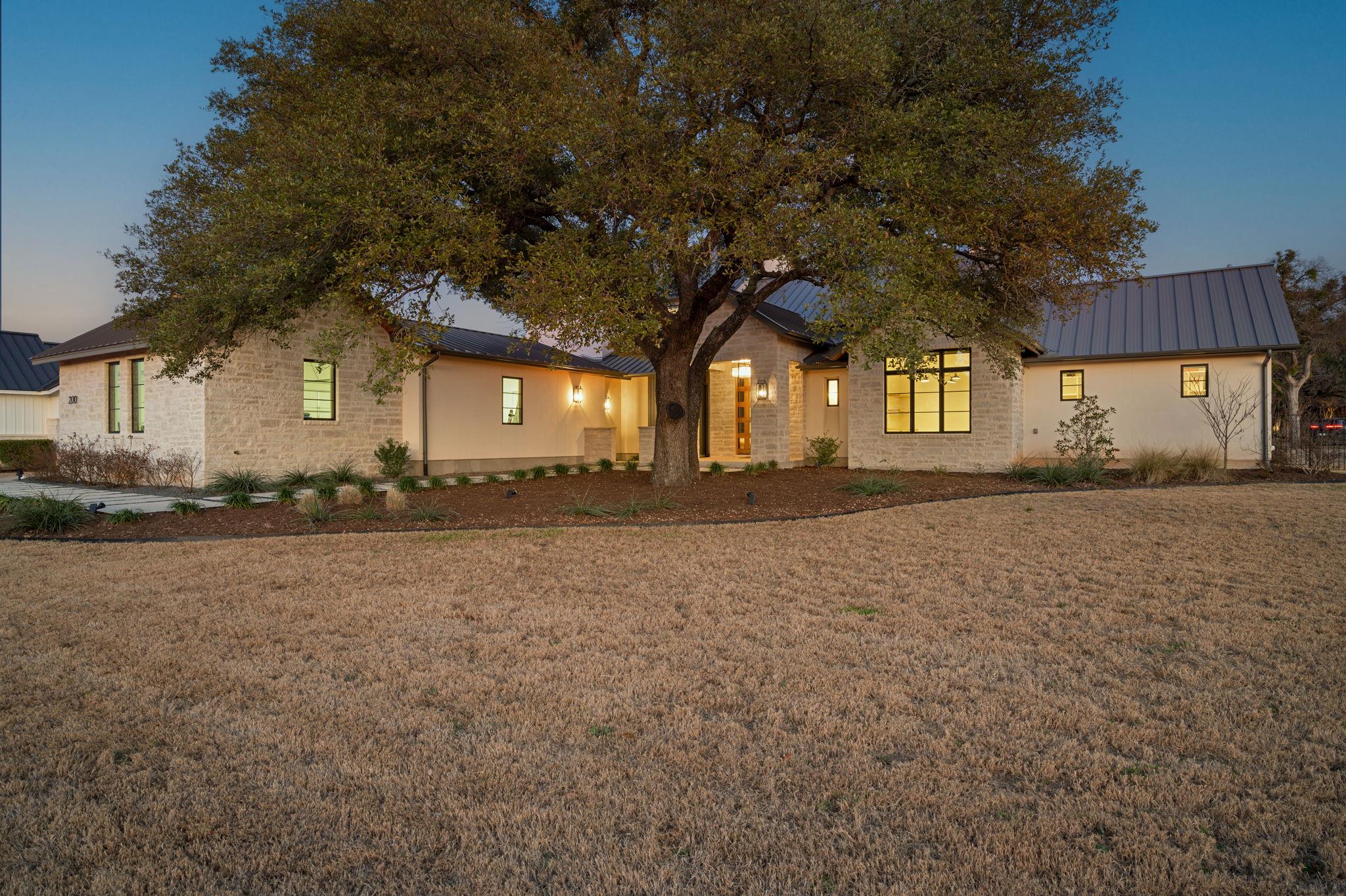 200 Birdstone LN