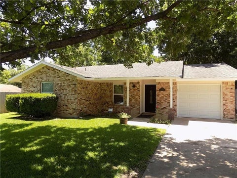 Photo of 8402 Leesburg CIR, Austin, TX 78758 (MLS # 1360531)