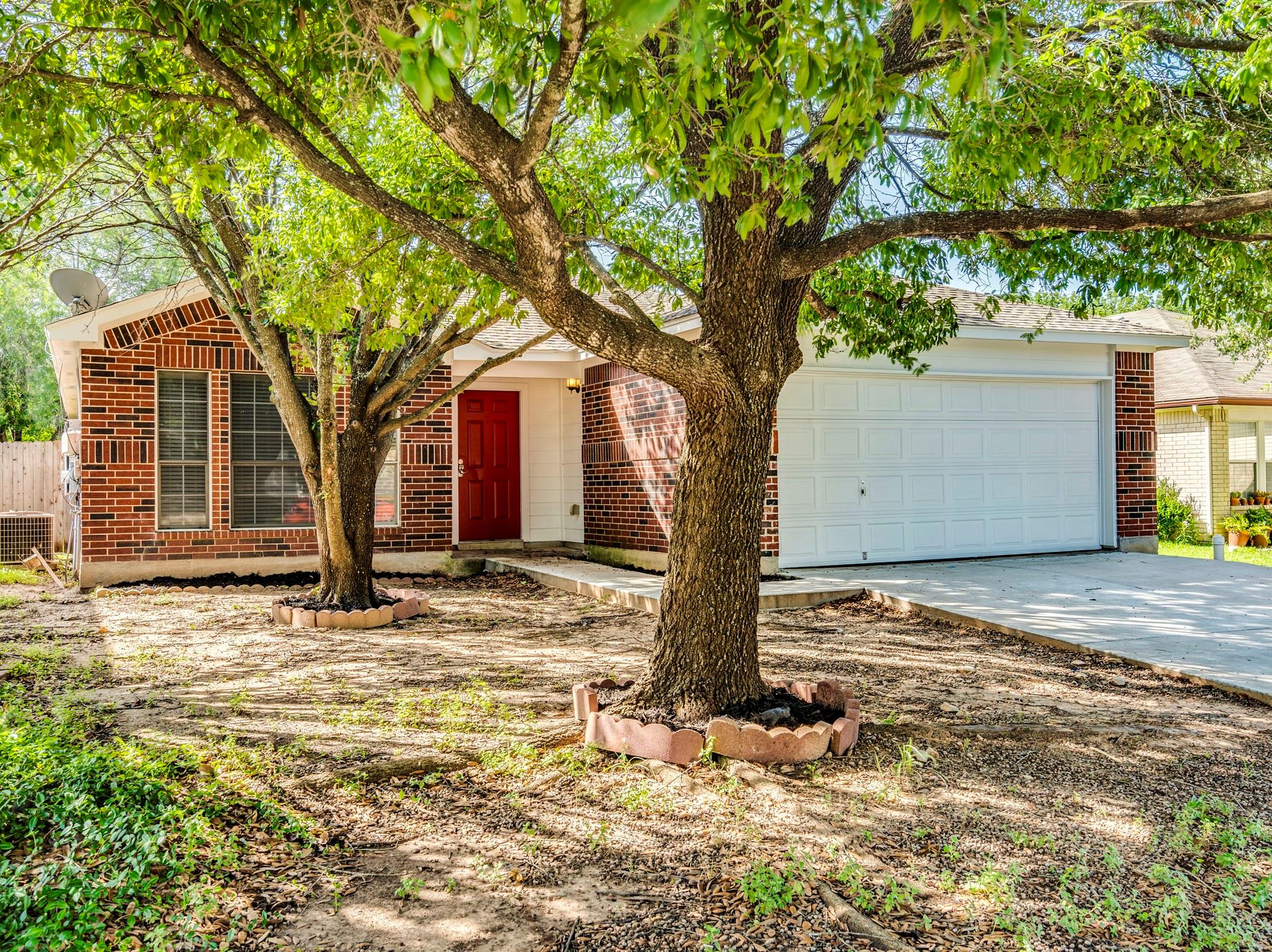 741 Brandi CIR