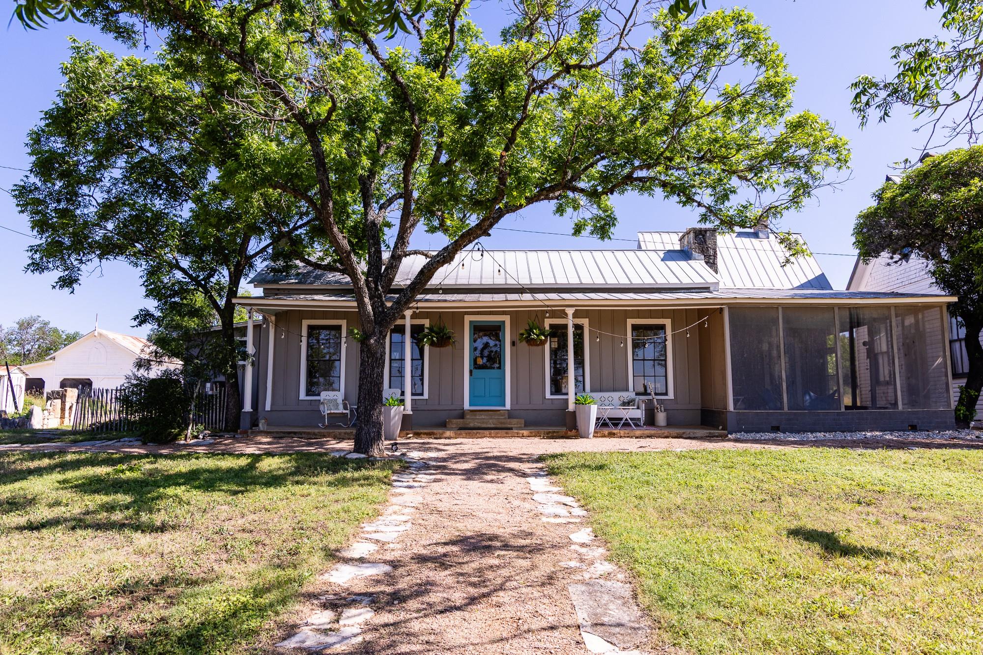 684 Stoneleigh RD