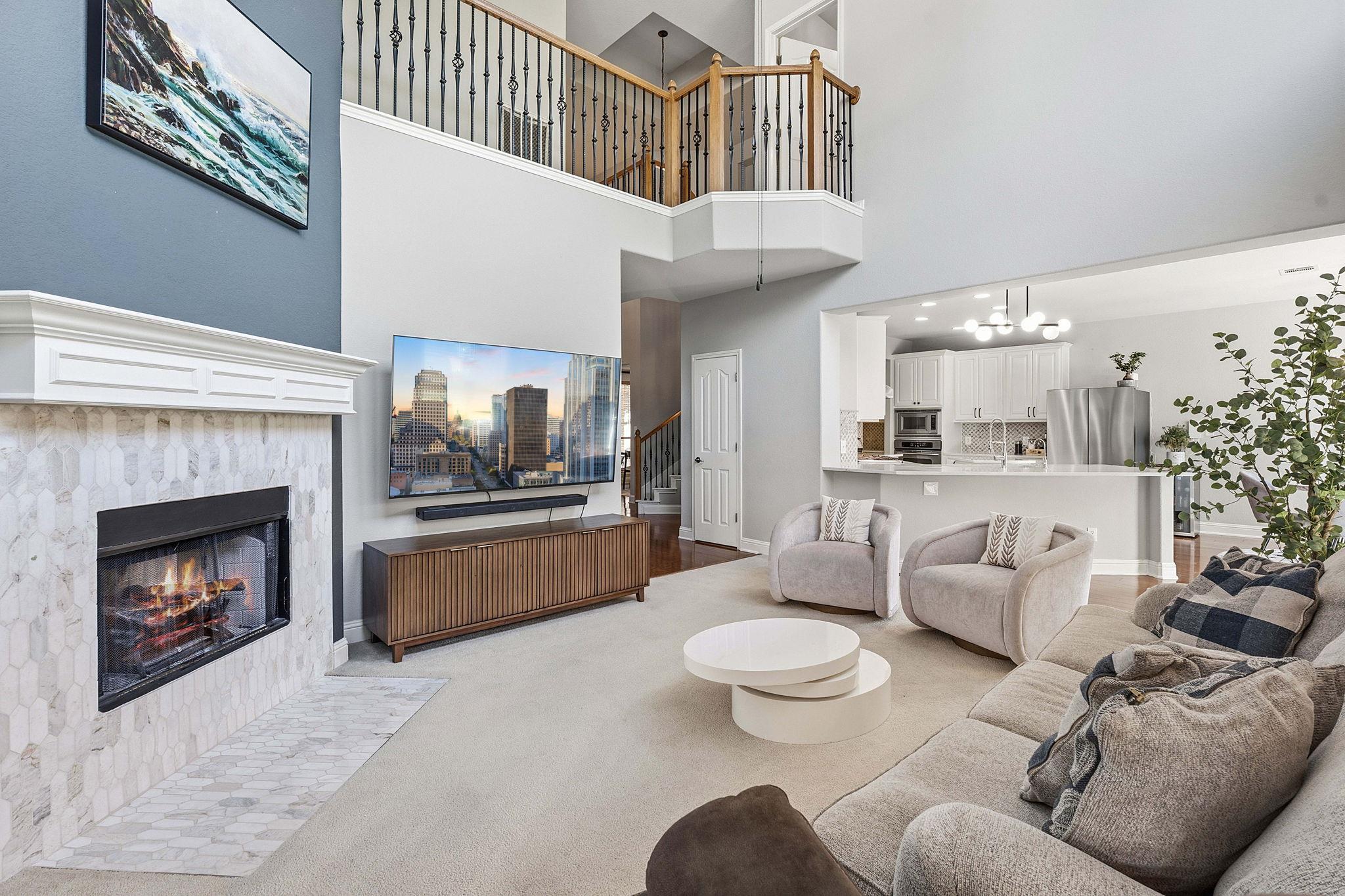 2126 Clear Lake PL