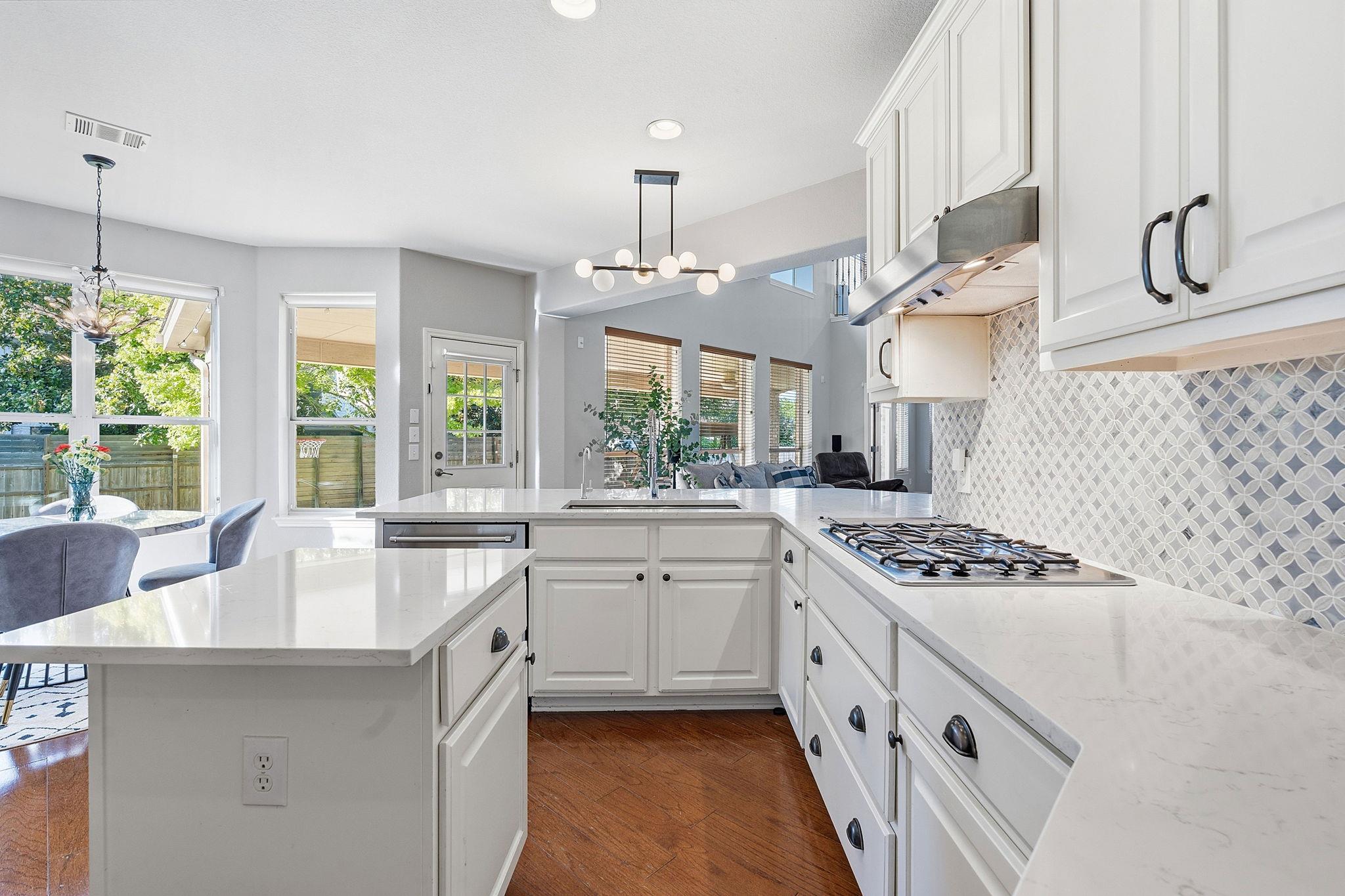 2126 Clear Lake PL