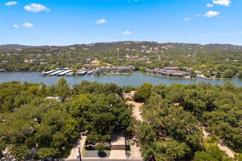 2202 Matthews DR Austin TX 78703