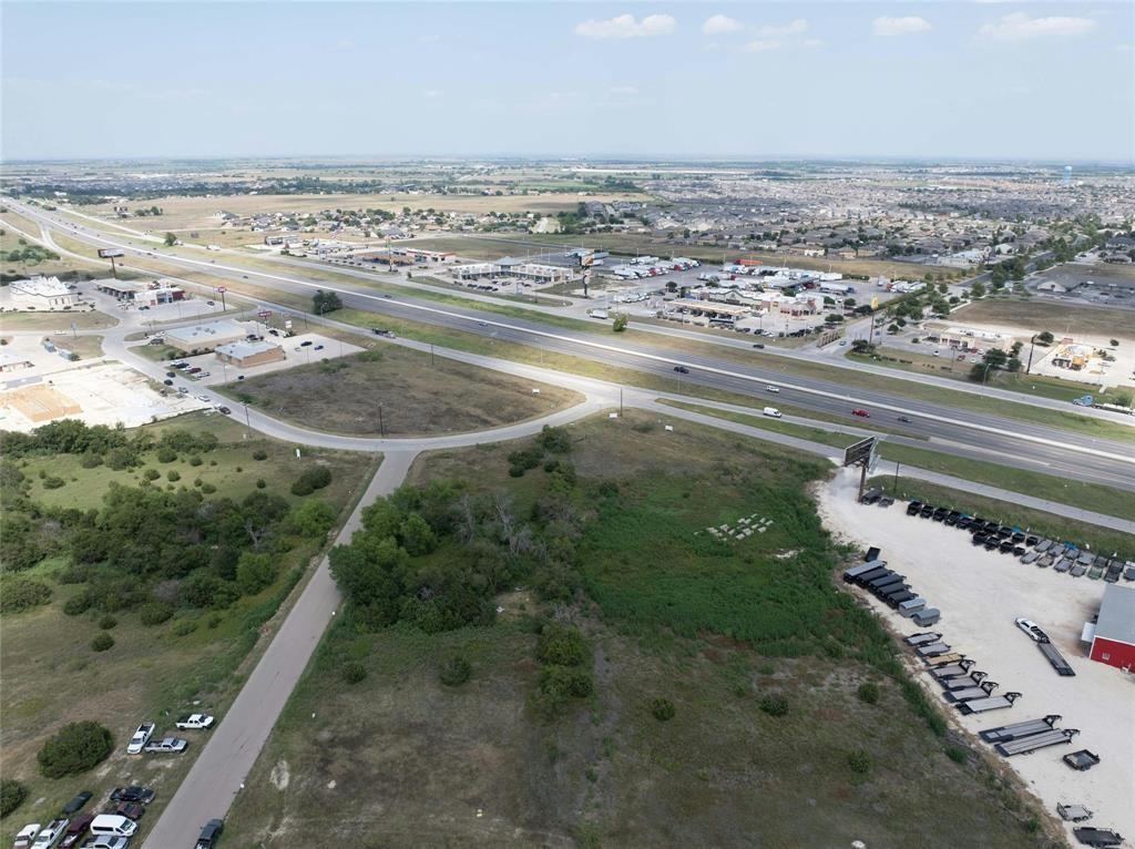 576 Town Center LOOP