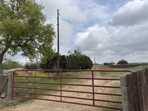 1420 NE County Road 373 Taylor TX 76574