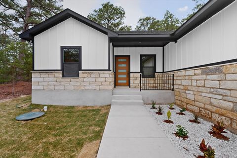 Photo of 190 Molokini DR, Bastrop, TX 78602 (MLS # 2871775)