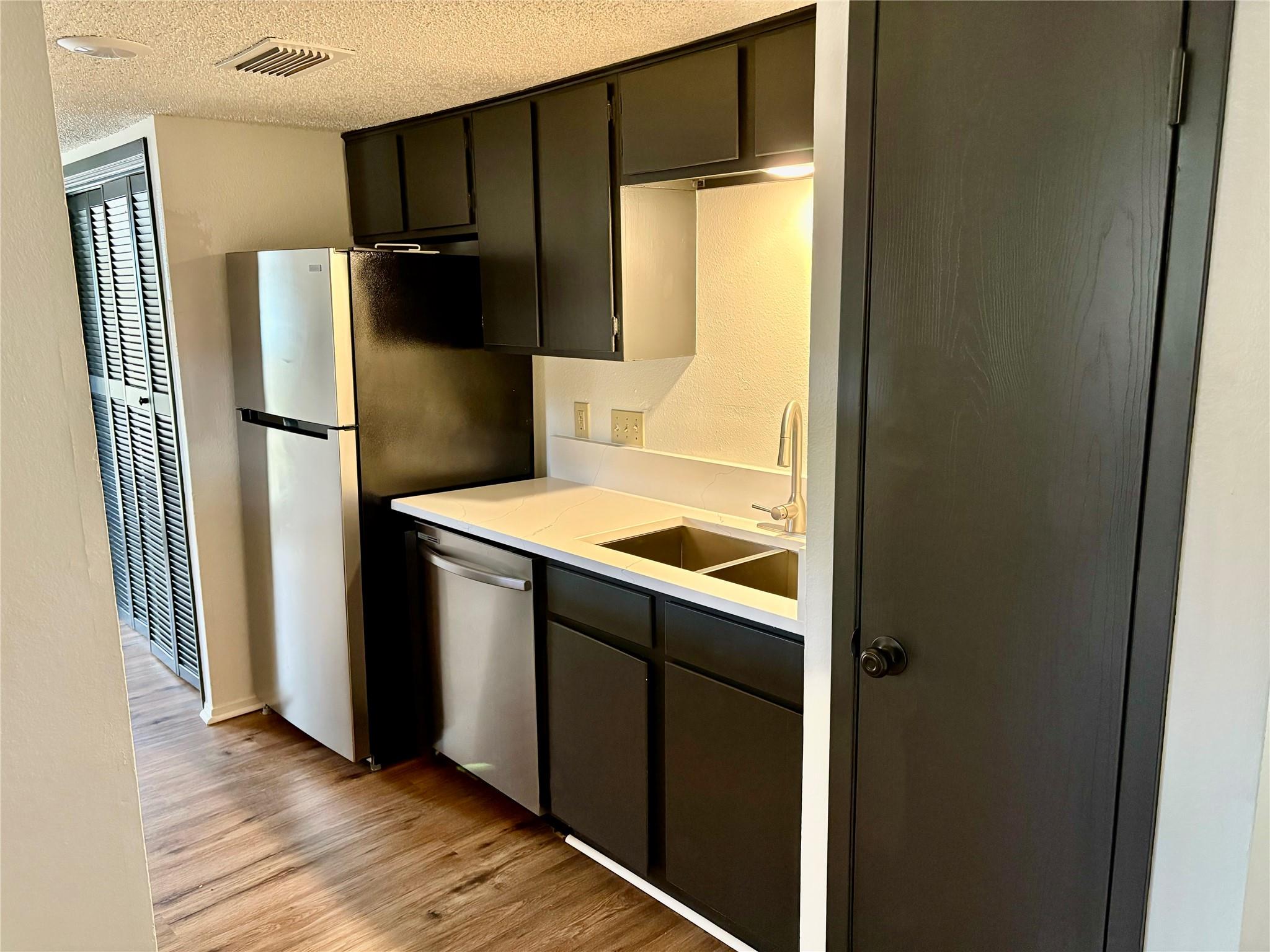 7100 Silver Dale DR A