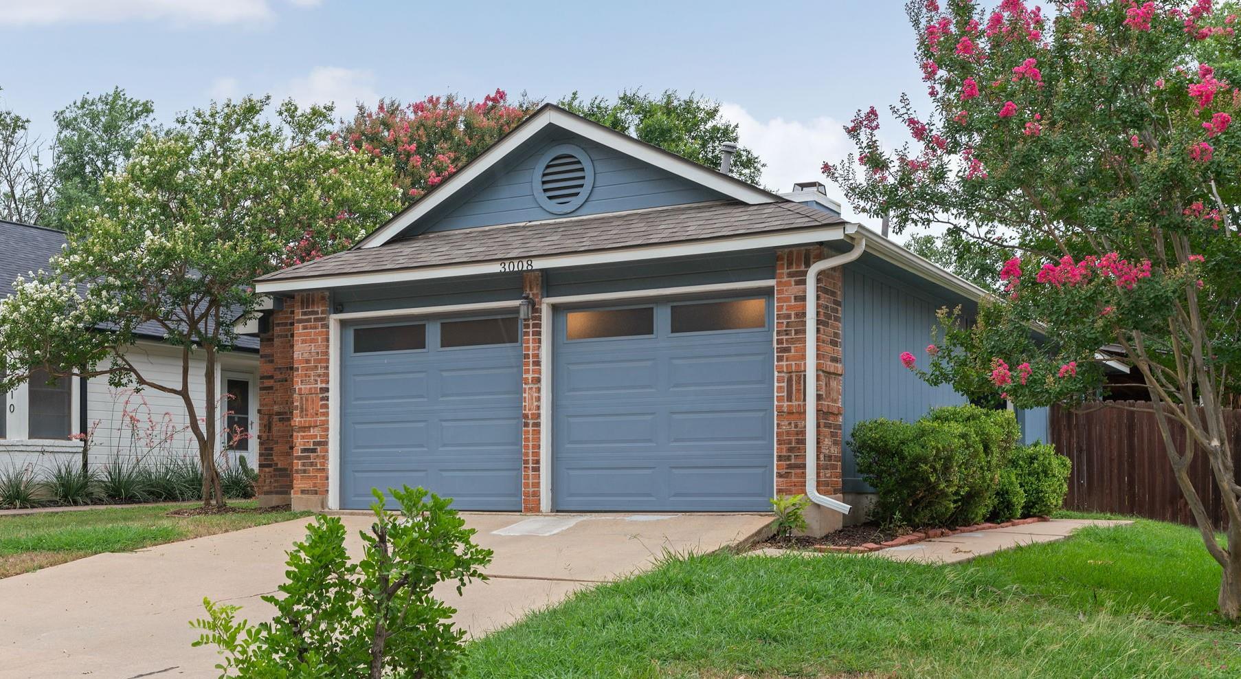3008 Siskin DR
