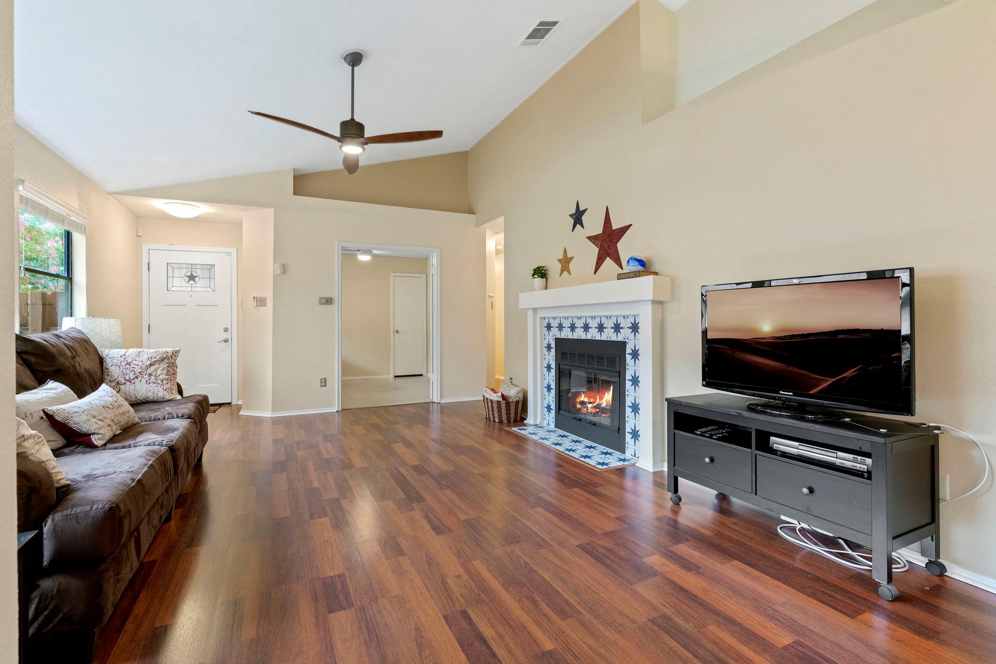 3008 Siskin DR