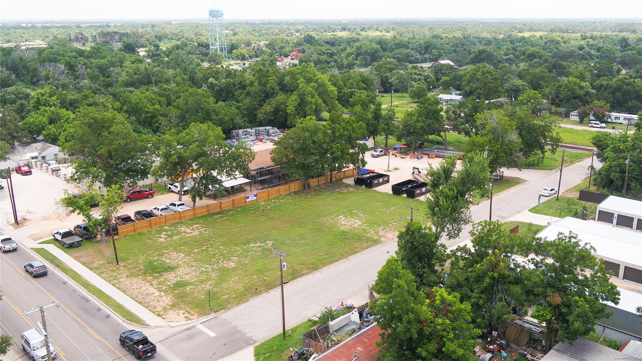 613 W Cameron Ave