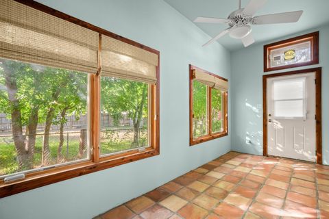 Tiny photo for 913 Taulbee LN, Austin, TX 78757 (MLS # 8607870)