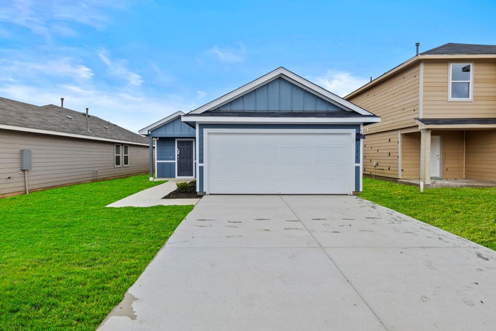 Photo 1 of 25 — 196 Surrey Oaks, Maxwell, TX 78656