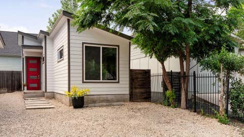 Photo of 1905 Pennsylvania Ave #B, Austin, TX 78702 (MLS # 3733143)