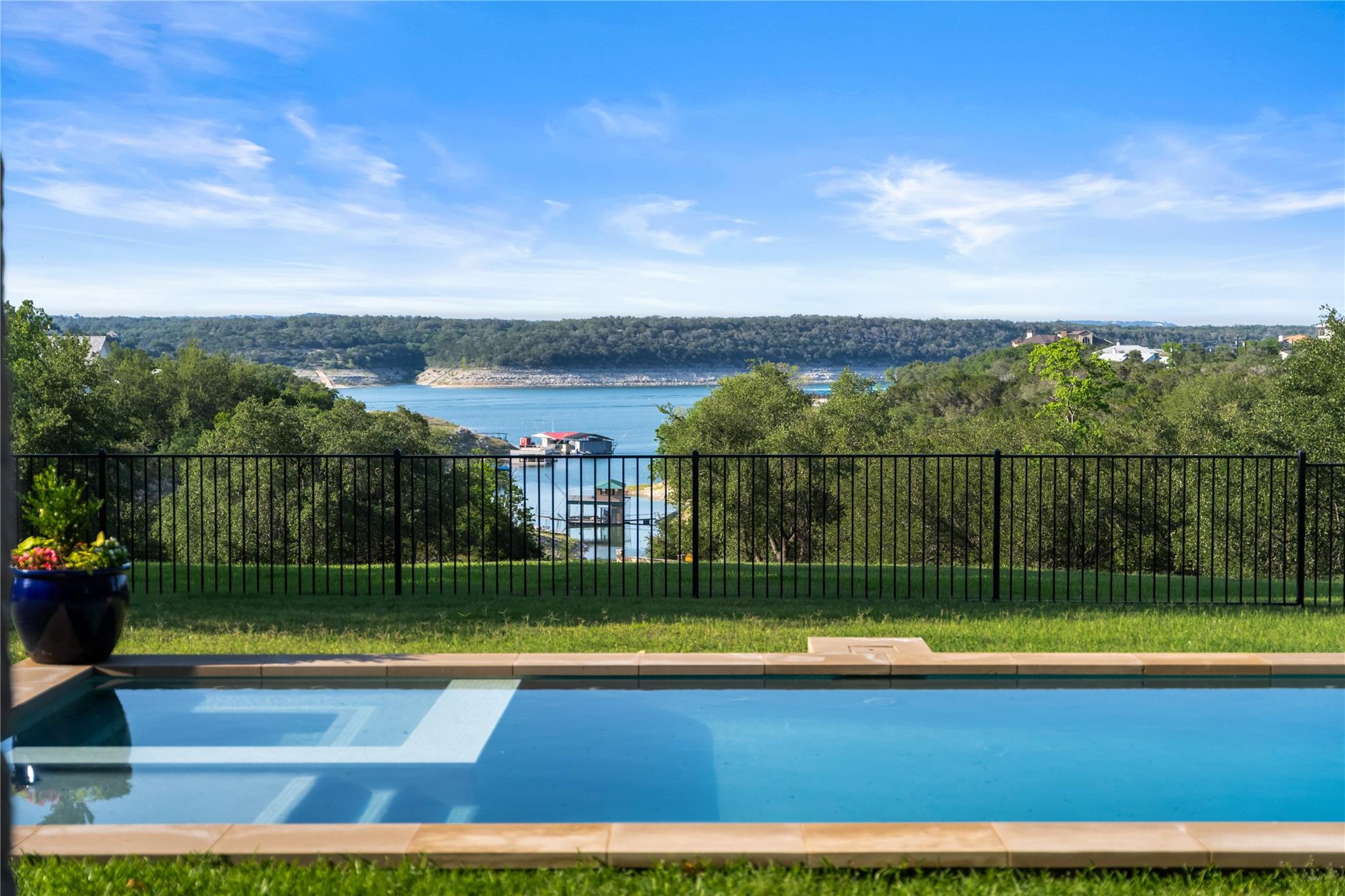 401 Brooks Hollow RD