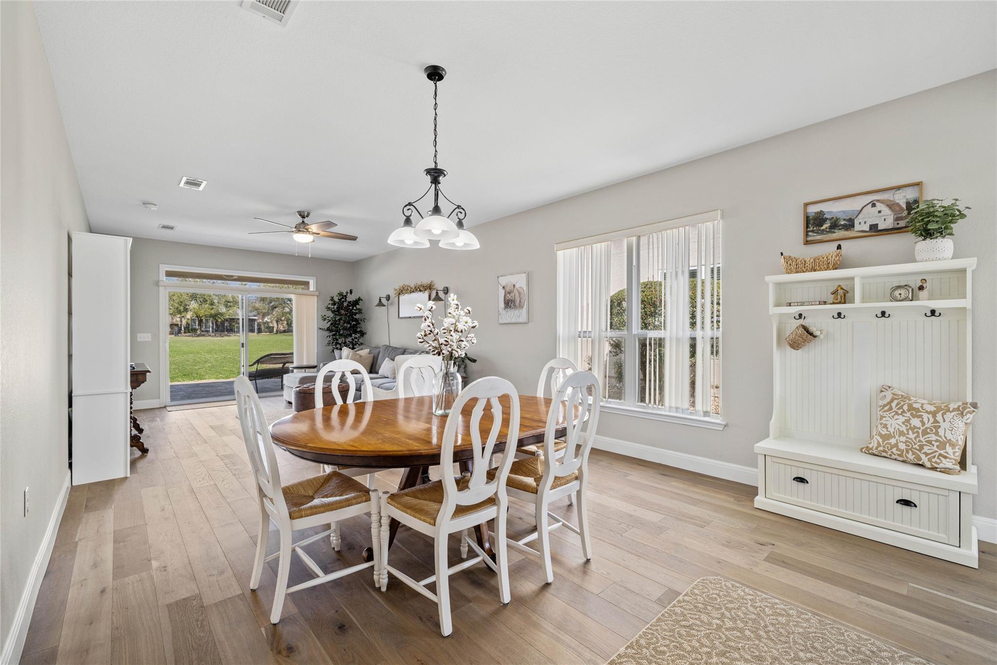 210 Crockett LOOP